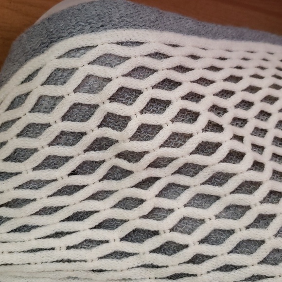 Unique knitted scarf extra soft - Picture 5 of 6